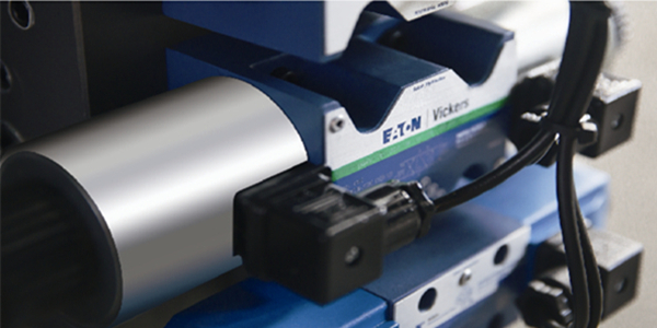 S8高效节能伺服注塑机（90T-4000T）