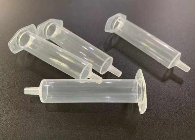 安腾230T注塑机演示注射器针筒